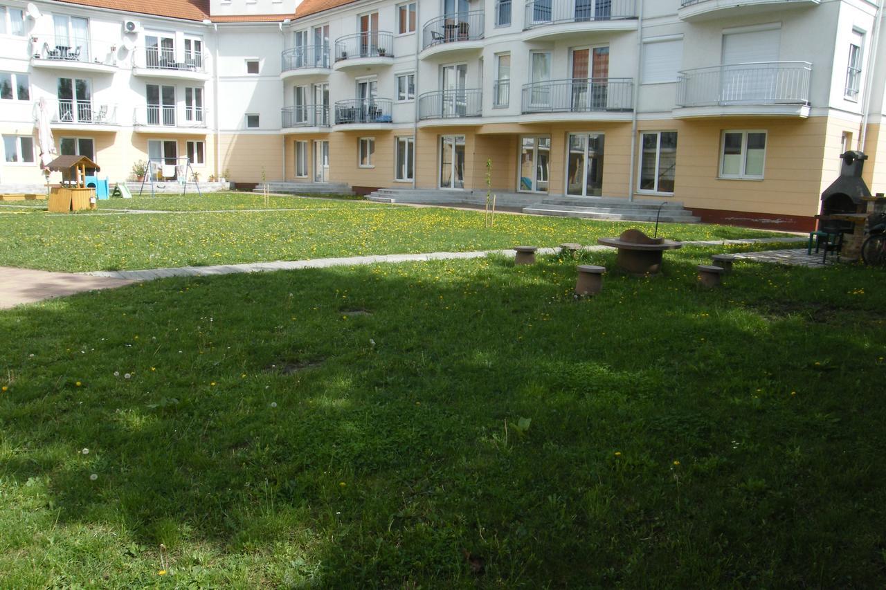 Romantic Apartman Hajdúszoboszló 外观 照片